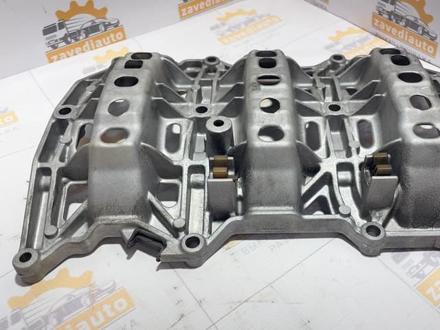 Маслоотражатель Range Rover Velar G4D3-6C800-AD