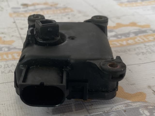 Моторчик заслонки печки Iveco Stralis 0132801143