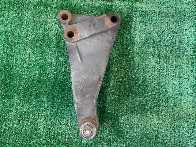 Кронштейн компрессора кондиционера DAF 1279213