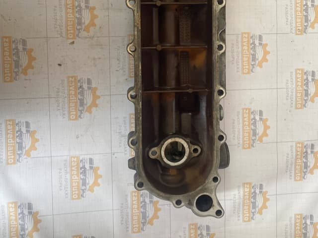 Крышка масляного радиатора мотора Iveco Stralis (01.02-) 504013565