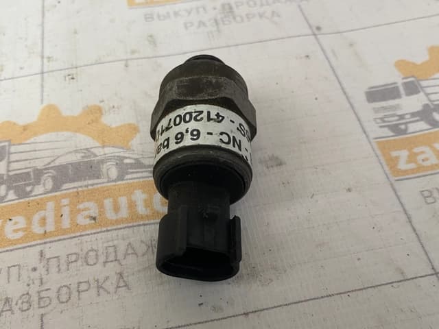  Датчик давления воздуха Iveco Stralis  CURSOR 10